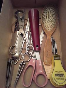 lot 1511 image: Miscellaneous Scissors, Nail Clippers and Hair Brush