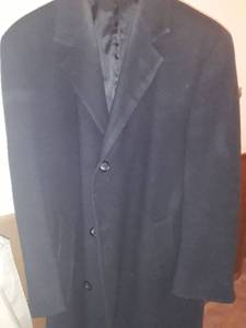 lot 1517 image: Mens Coat. Wool Trench Coat made in the Dominican Republic. Size 40