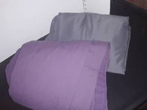lot 1554 image: 2 QUEEN Sized Sheet Sets