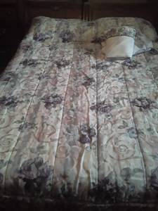 lot 1558 image: QUEEN Sized Bedding. Everything EXCEPT for Fitted Sheet