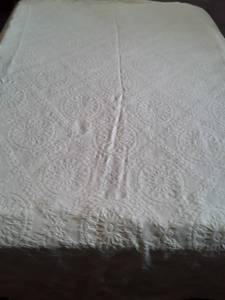 lot 1561 image: White Colored Bedspread 110 x 95