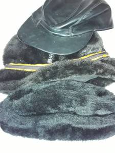 lot 1638 image: Mens Hats. 1 is a Leather Ball Cap