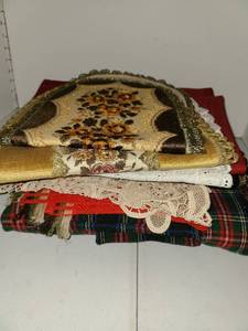 lot 1658 image: Table Runners. One with matching Table Cloth