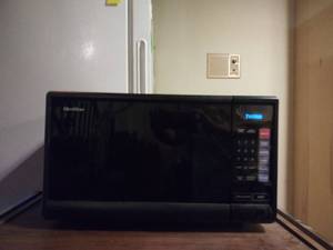lot 2001 image: Quasar Microwave