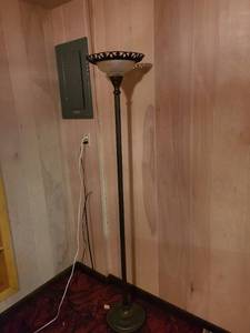 lot 2010 image: Floor lamp
