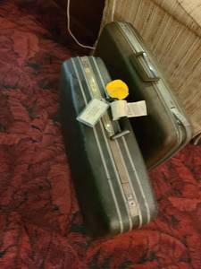 lot 2014 image: Samsonite hard sided luggage 25x20
