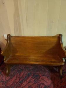 lot 2022 image: Wooden church pew 33 x 49 x 18