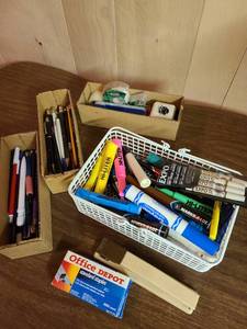 lot 2026 image: Office supplies