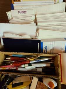 lot 2028 image: Office supplies