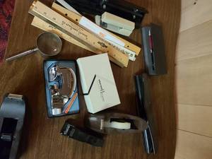lot 2030 image: Office supplies