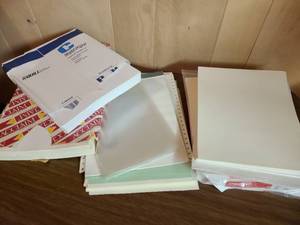lot 2035 image: Assorted paper