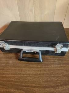lot 2036 image: Briefcase
