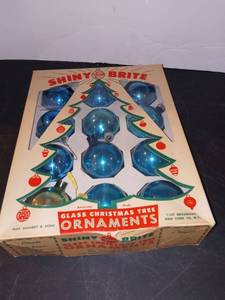 lot 1088 image: Shiny Brite Vintage Ornaments Blue