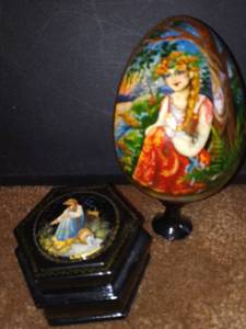 lot 1108 image: Russian Hand Painted Wooden Egg and Trinket Box