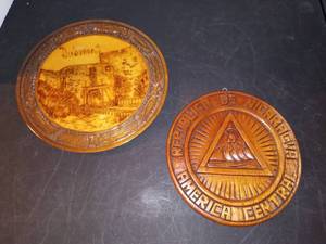 lot 1110 image: Hand Carved Nicaraguan and Dubrovnik Yugoslavia Wood Decor