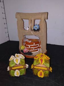 lot 1115 image: Honduran Clay Decor