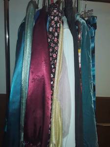 lot 1534 image: Lot of Ladies Retro Clothes. Sizes Small to Large