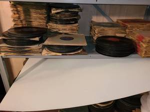 lot 2066 image: Large lot of 78 rpm records