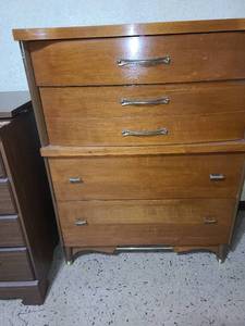 lot 2209 image: Chest of drawers 40X30X18 (matches lot 1210 & 2209)