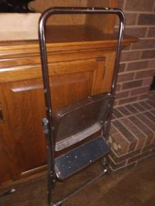 lot 1151 image: Costco Step Stool