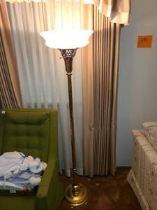 lot 1202 image: Floor lamp