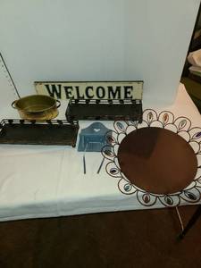 lot 1220 image: Home dcor and candle trays