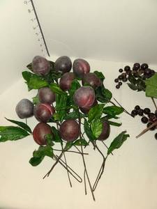 lot 1223 image: Lot of artificial grapes and apples