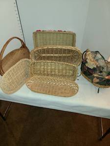 lot 1232 image: Baskets and one with a liner