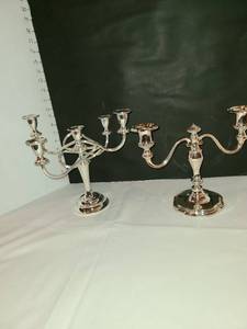 lot 1242 image: Set of 2 Candelabras