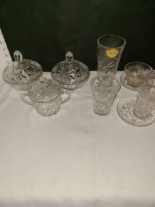 lot 1252 image: Candy dishes and more