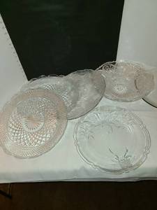 lot 1264 image: Five glass platters and a bowl