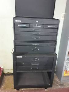lot 3000 image: US GENERAL Rolling Tool Chest with Top 6 Drawer Tool Bo. 11 Drawers total plus top and bottom storage
