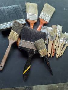 lot 3005 image: Lot of Various Paint Brushes