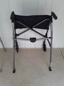 lot 3017 image: STANDER Be Independent Walker