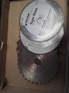 lot 3089 image: 5 Circular Saw Blades