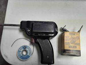 lot 3090 image: WEN Soldering Gun with Solder