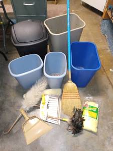 lot 3101 image: Trash Bins One with Lid and Various Cleaning Tools