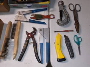 lot 3125 image: Craftsman Robo Grip Pliers with Assorted Tools