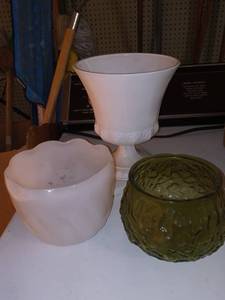 lot 3134 image: Milk Glass and Green Pots