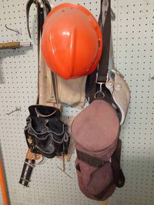 lot 3148 image: Tool Belts and Hard Hat