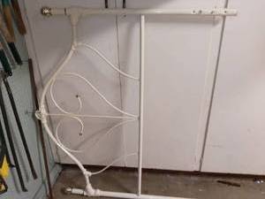 lot 3154 image: Vintage Twin Headboard Metal