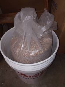 lot 3186 image: Sand and a 5 Gallon Bucket