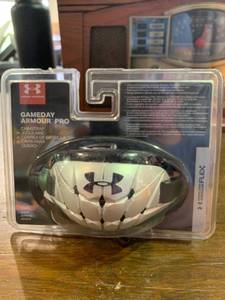 lot 55820 image: Under Armour Gameday Pro Flex Chin Strap Youth Football Sports Silver