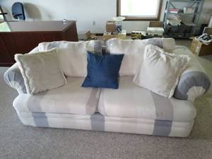 lot 24015 image: Nice Overstuffed 2 Cushion Couch with Pillows