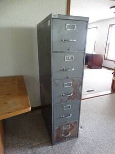lot 24017 image: 5 Drawer Metal File Cabinet