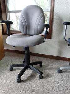 lot 24020 image: Office Chair