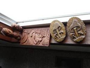 lot 24034 image: Tribal Wood Carvings and Misc Wall Art