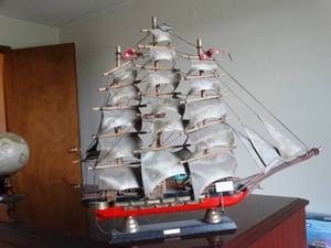 lot 24039 image: 24 Tall Buccaneer Pirate Ship for your Desk
