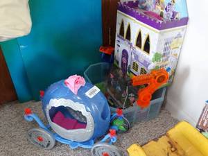 lot 24195 image: Disney Princess Palace Pets Action & Toy Figures