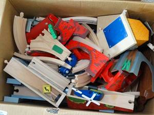 lot 24198 image: Kids Wood Train Track